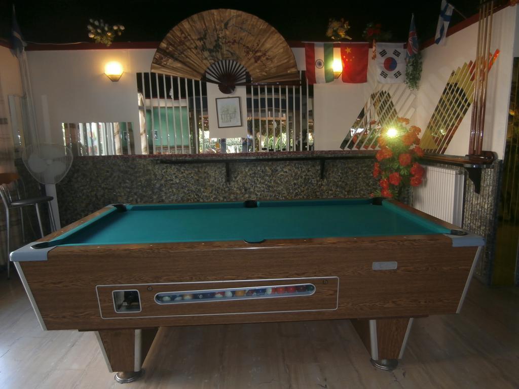 Harry'S Bar & Apartments 1 Acharavi  Luaran gambar