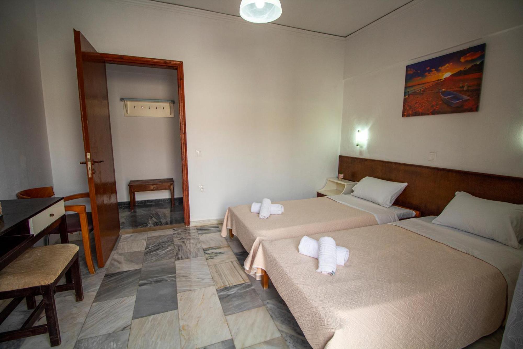 Harry'S Bar & Apartments 1 Acharavi  Luaran gambar