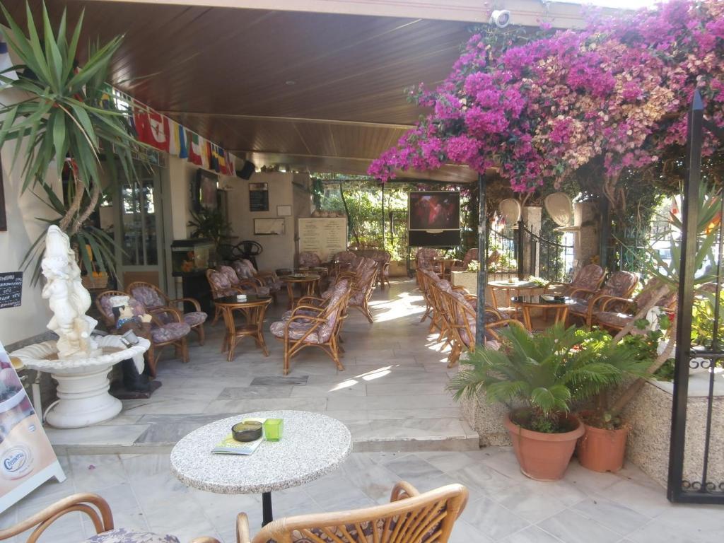 Harry'S Bar & Apartments 1 Acharavi  Luaran gambar