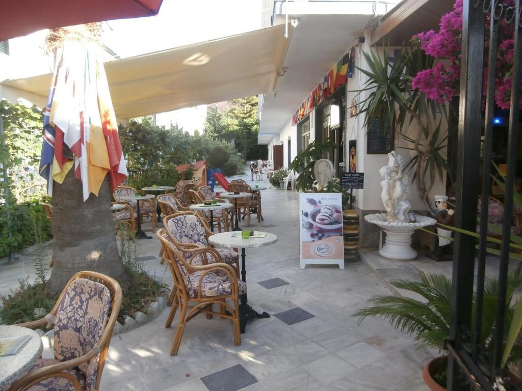 Harry'S Bar & Apartments 1 Acharavi  Luaran gambar